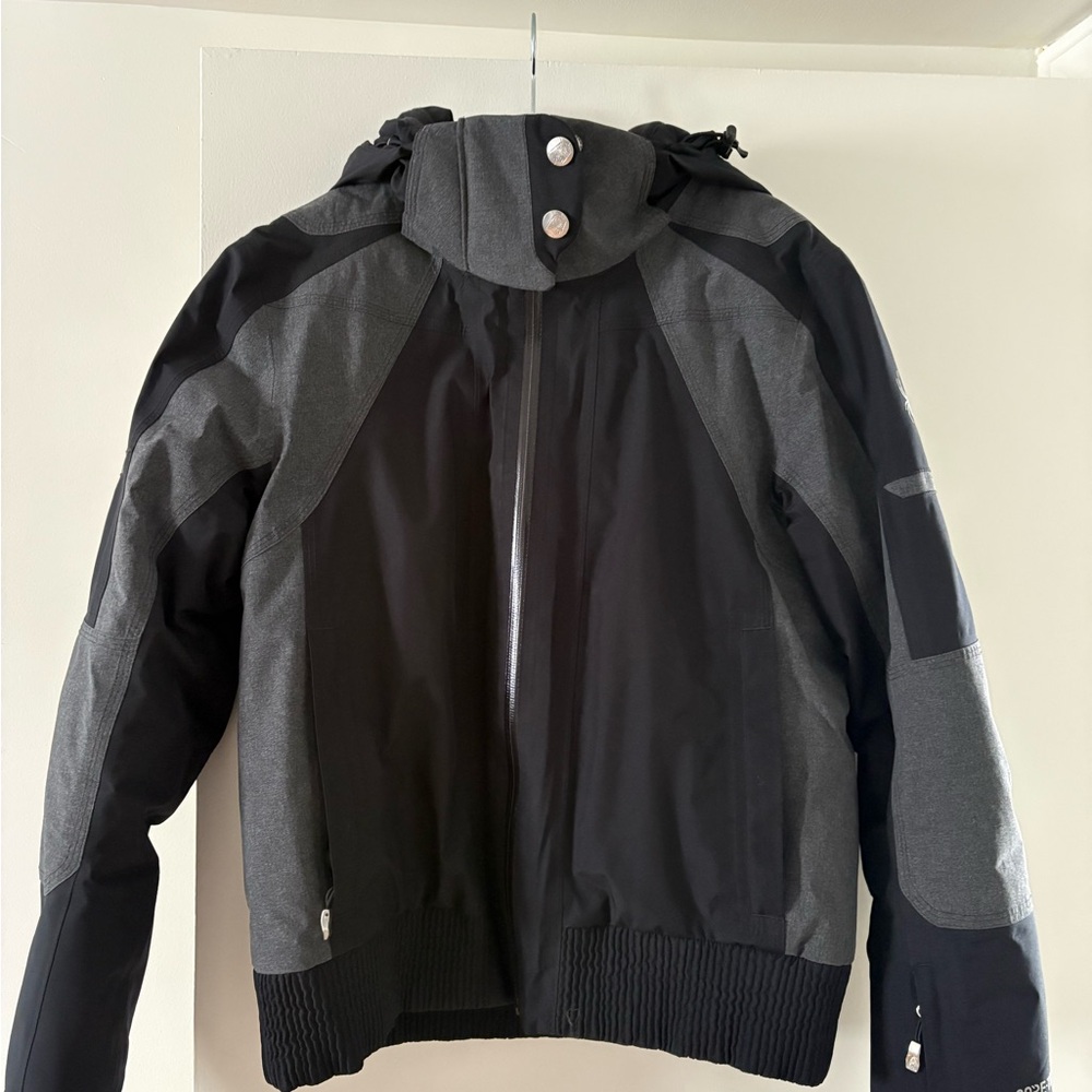 Like new! Spyder Black and Gray Ski Jacket